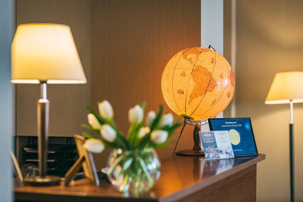 Hotel Forum Rzeszow Bagian luar foto