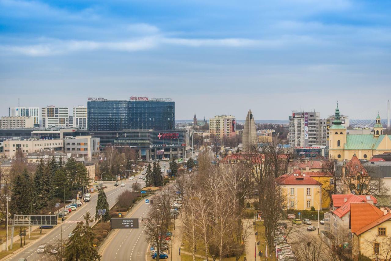 Hotel Forum Rzeszow Bagian luar foto