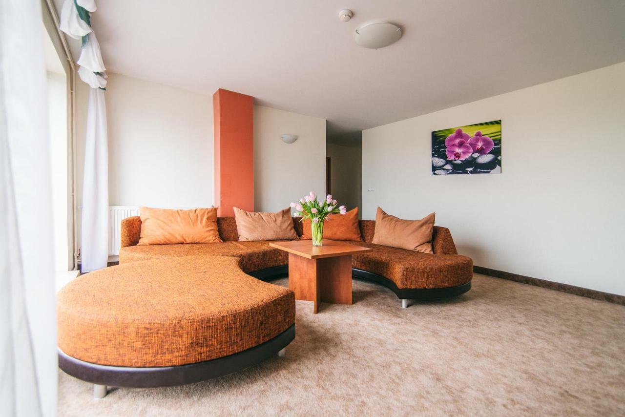 Hotel Forum Rzeszow Bagian luar foto