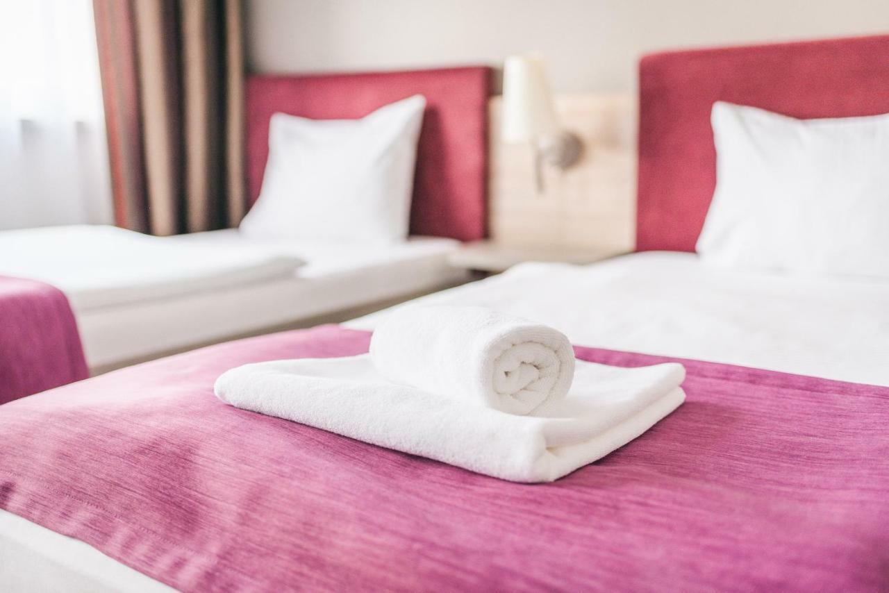 Hotel Forum Rzeszow Bagian luar foto